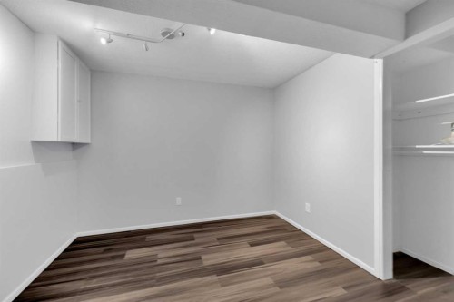 42 Valley Crescent, Lacombe, AB - Indoor Photo Showing Other Room