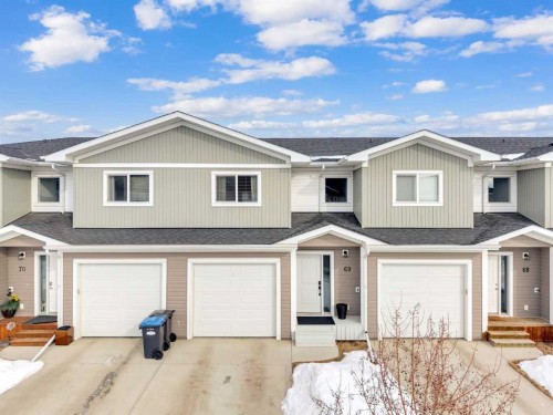 69 Hawthorn Place  Sylvan Lake, AB T4S 0R8