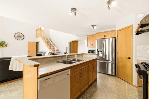 71 Kind Close, Red Deer, AB - Indoor Photo Showing Kitchen With Double Sink
