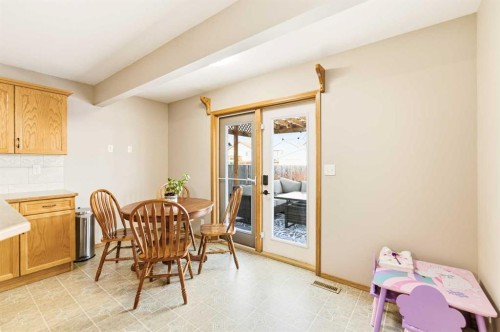 71 Kind Close, Red Deer, AB - Indoor Photo Showing Dining Room
