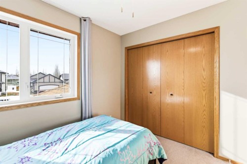 71 Kind Close, Red Deer, AB - Indoor Photo Showing Bedroom