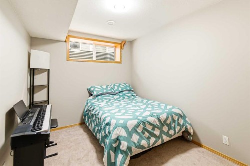71 Kind Close, Red Deer, AB - Indoor Photo Showing Bedroom