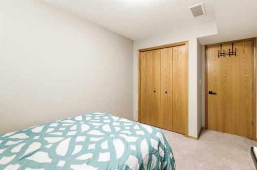 71 Kind Close, Red Deer, AB - Indoor Photo Showing Bedroom