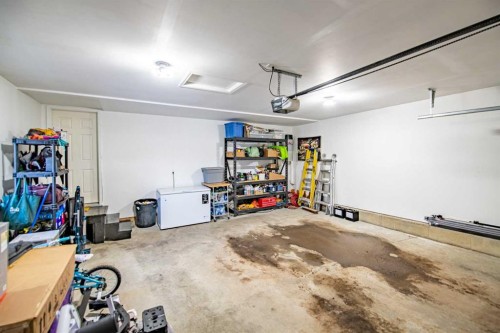 71 Kind Close, Red Deer, AB - Indoor Photo Showing Garage