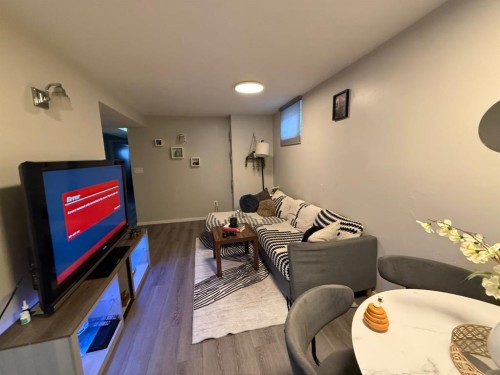 6320 Hewson Avenue, Red Deer, AB - Indoor