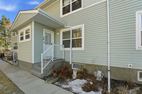 30 Poplar Crescent  Springbrook, AB T4S 1V3