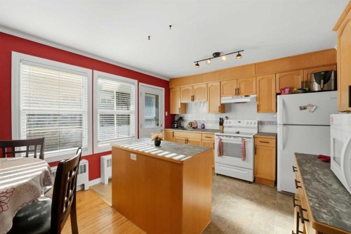 30 Poplar Crescent, Springbrook, AB - Indoor Photo Showing Kitchen