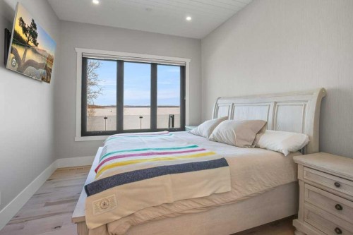 371 Last Chance Way, Norglenwold, AB - Indoor Photo Showing Bedroom