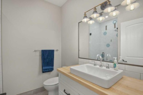 371 Last Chance Way, Norglenwold, AB - Indoor Photo Showing Bathroom
