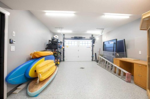 371 Last Chance Way, Norglenwold, AB - Indoor Photo Showing Garage