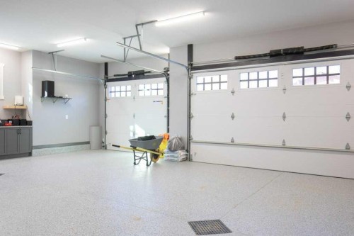 371 Last Chance Way, Norglenwold, AB - Indoor Photo Showing Garage