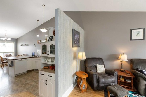 10 Hawthorne Way, Penhold, AB - Indoor