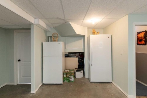 10 Hawthorne Way, Penhold, AB - Indoor