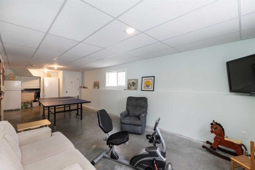 10 Hawthorne Way, Penhold, AB - Indoor