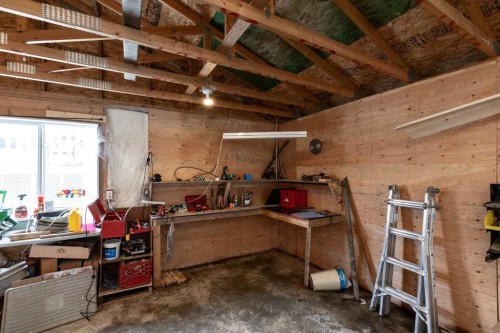 10 Hawthorne Way, Penhold, AB - Indoor Photo Showing Other Room