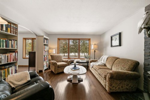 45217 Range Road 202, Rural Camrose County, AB - Indoor Photo Showing Living Room