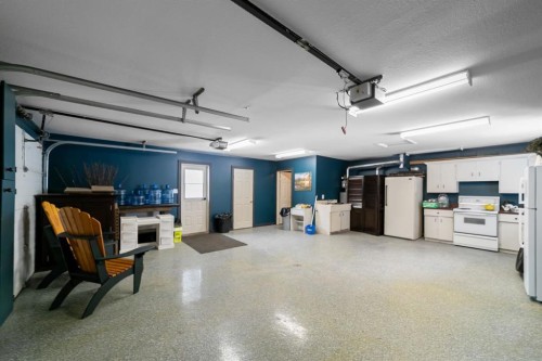 45217 Range Road 202, Rural Camrose County, AB - Indoor Photo Showing Garage