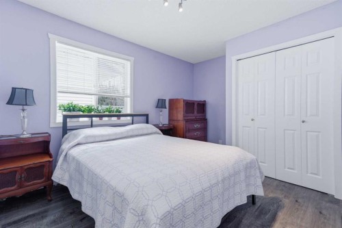 69 Willow Springs Crescent, Sylvan Lake, AB - Indoor Photo Showing Bedroom