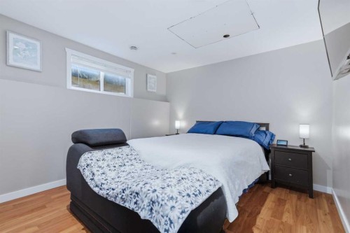 69 Willow Springs Crescent, Sylvan Lake, AB - Indoor Photo Showing Bedroom