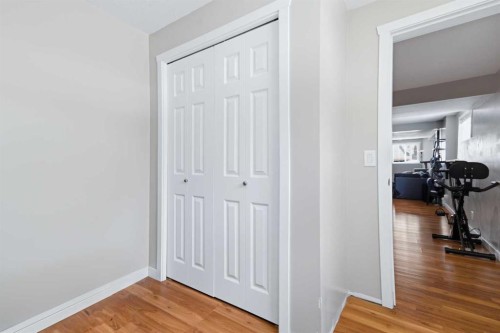 69 Willow Springs Crescent, Sylvan Lake, AB - Indoor Photo Showing Other Room