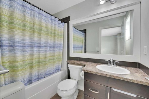 74 Van Slyke Way, Red Deer, AB - Indoor Photo Showing Bathroom