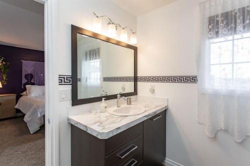 178 Truant Crescent, Red Deer, AB - Indoor Photo Showing Bathroom