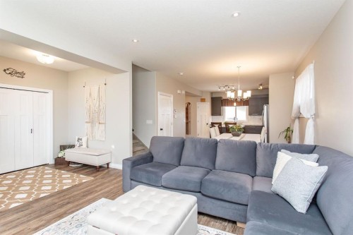 178 Truant Crescent, Red Deer, AB - Indoor Photo Showing Living Room