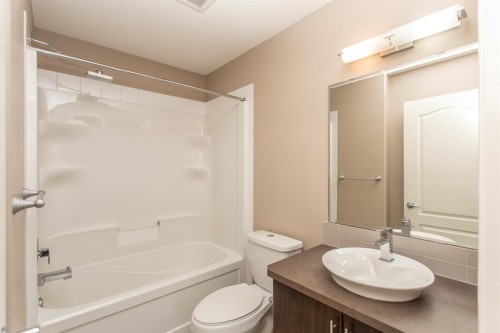 1104-30 Carleton Avenue, Red Deer, AB - Indoor Photo Showing Bathroom