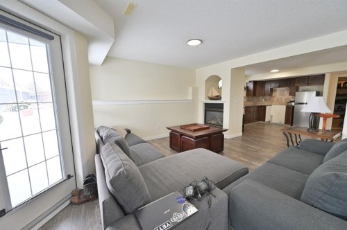 77 Pondside Crescent, Blackfalds, AB - Indoor Photo Showing Living Room