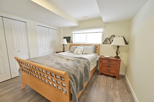 77 Pondside Crescent, Blackfalds, AB - Indoor Photo Showing Bedroom