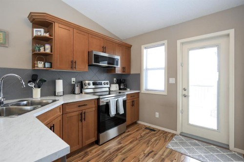 265 Jenner Crescent, Red Deer, AB - Indoor Photo Showing Kitchen With Double Sink