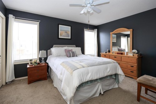 265 Jenner Crescent, Red Deer, AB - Indoor Photo Showing Bedroom