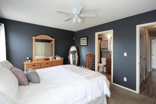 265 Jenner Crescent, Red Deer, AB - Indoor Photo Showing Bedroom