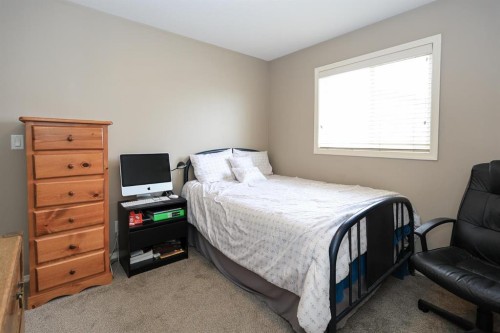 265 Jenner Crescent, Red Deer, AB - Indoor Photo Showing Bedroom