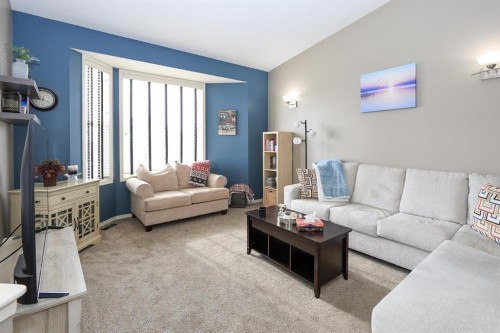 265 Jenner Crescent, Red Deer, AB - Indoor Photo Showing Living Room