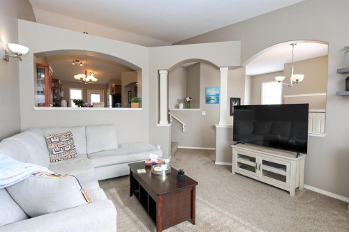 265 Jenner Crescent, Red Deer, AB - Indoor Photo Showing Living Room