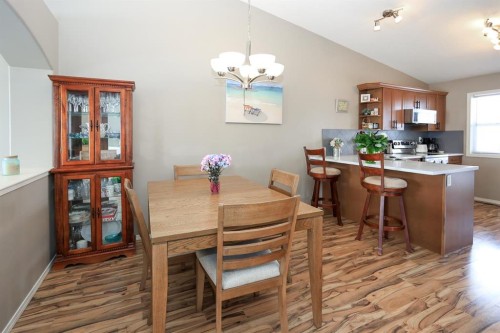 265 Jenner Crescent, Red Deer, AB - Indoor Photo Showing Dining Room