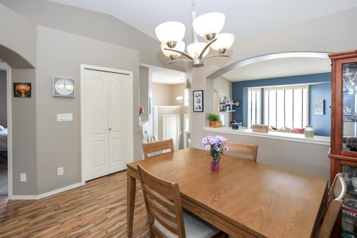 265 Jenner Crescent, Red Deer, AB - Indoor Photo Showing Dining Room