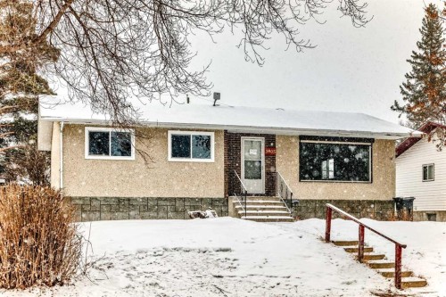 3905 43 Street  Ponoka, AB T4J 1B2