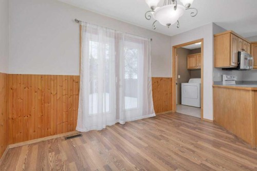 220 Deschner Close, Red Deer, AB - Indoor Photo Showing Kitchen