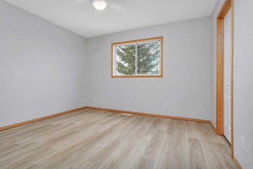 220 Deschner Close, Red Deer, AB - Indoor Photo Showing Other Room