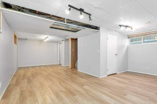 220 Deschner Close, Red Deer, AB - Indoor