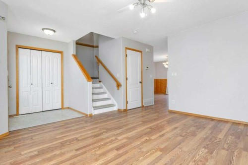220 Deschner Close, Red Deer, AB - Indoor Photo Showing Other Room