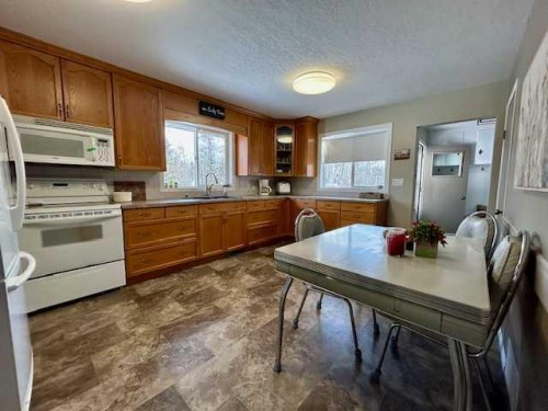 502 Plover Close, Pelican Point, AB - Indoor