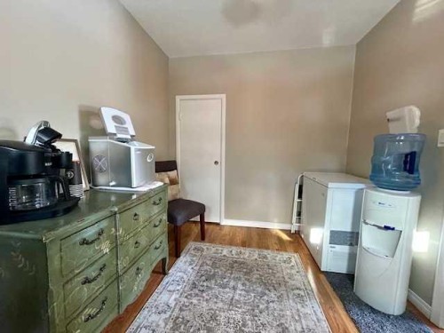 502 Plover Close, Pelican Point, AB - Indoor