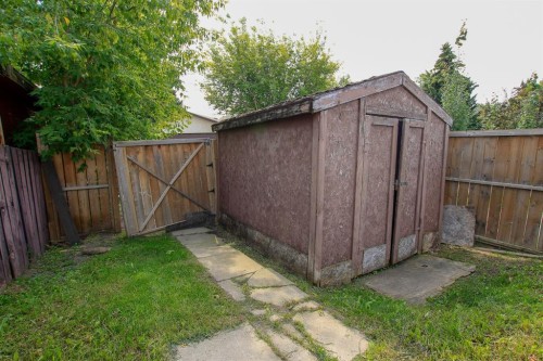 36 Mcblane Close, Red Deer, AB - Outdoor