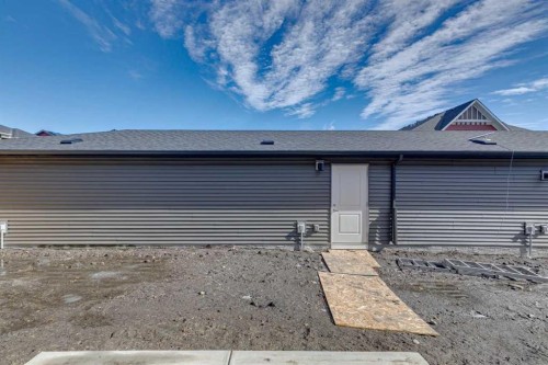 15 Emberside Park, Cochrane, AB - Outdoor
