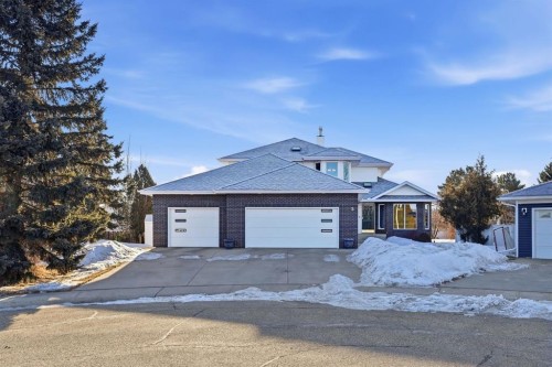 5-62 Street Close  Stettler, AB T0C 2L0