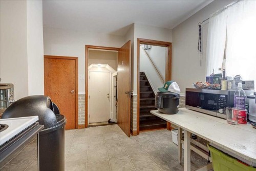 3912 55 Avenue, Red Deer, AB - Indoor