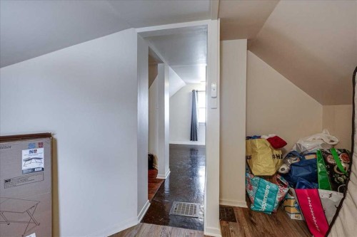 3912 55 Avenue, Red Deer, AB - Indoor Photo Showing Other Room